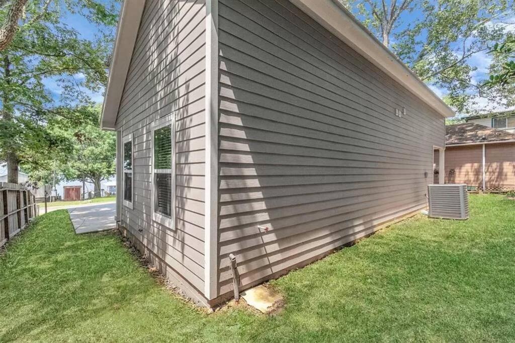 Vacation Home Lake Livingston! Onalaska Экстерьер фото