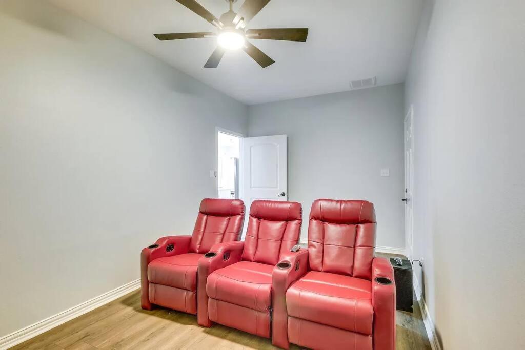Vacation Home Lake Livingston! Onalaska Экстерьер фото