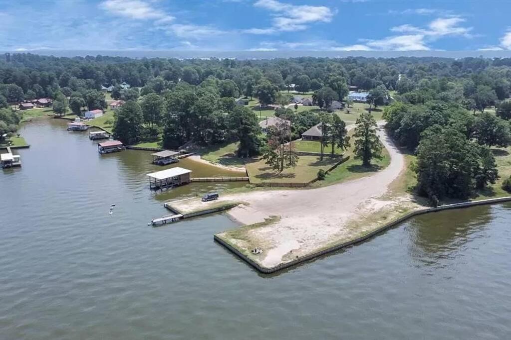 Vacation Home Lake Livingston! Onalaska Экстерьер фото